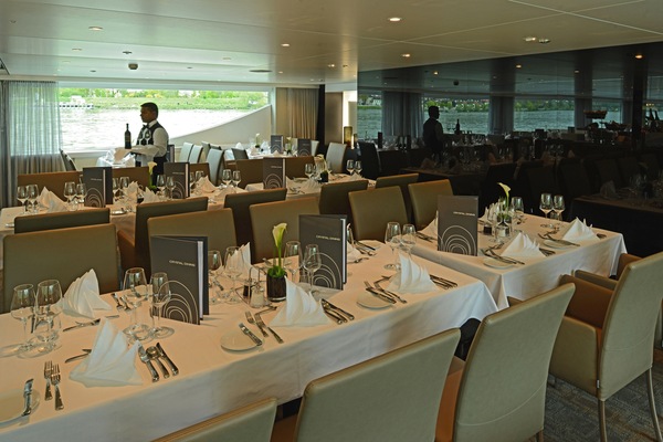 Scenic Luxury Cruises & Tours AMBER Crystal Dining 2.jpg